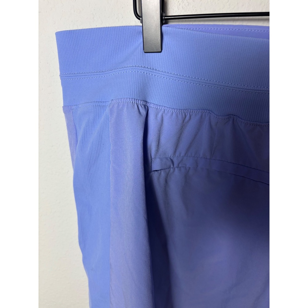 Athleta Brooklyn Short Periwinkle Blue 4" Inseam Size 18 Active Travel Shorts - Picture 4 of 4